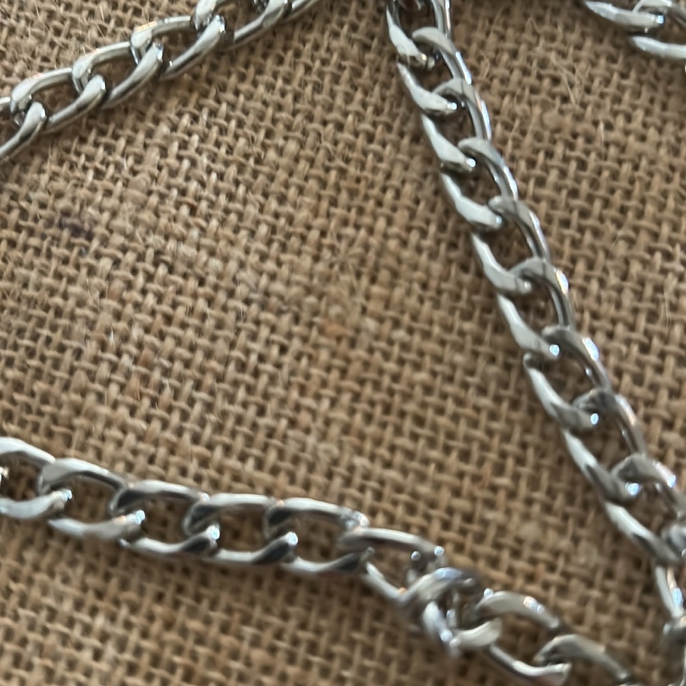 Purse strap/chain with clips on each end.. - Picture 2 of 6